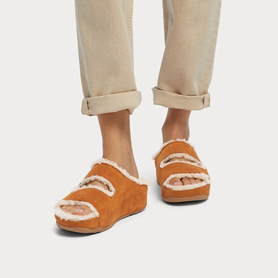 Fitflop SHUV Two-Bar Shearling-Lined Suede Slides Light Tan