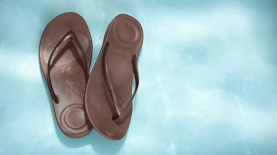 Fitflop iQUSHION Ergonomic Flip-Flops Bronze