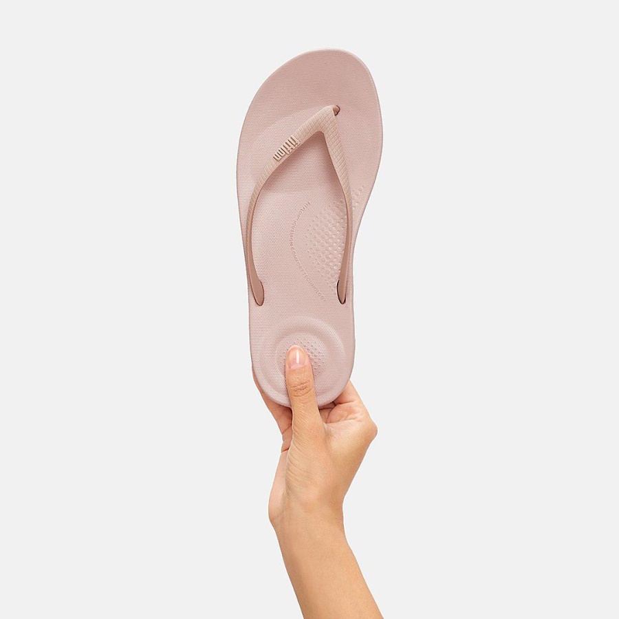 Fitflop iQUSHION Ergonomic Flip-Flops Naked Pink