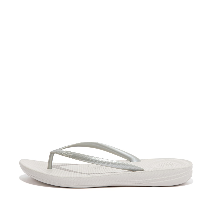 Fitflop iQUSHION Ergonomic Flip-Flops Silver