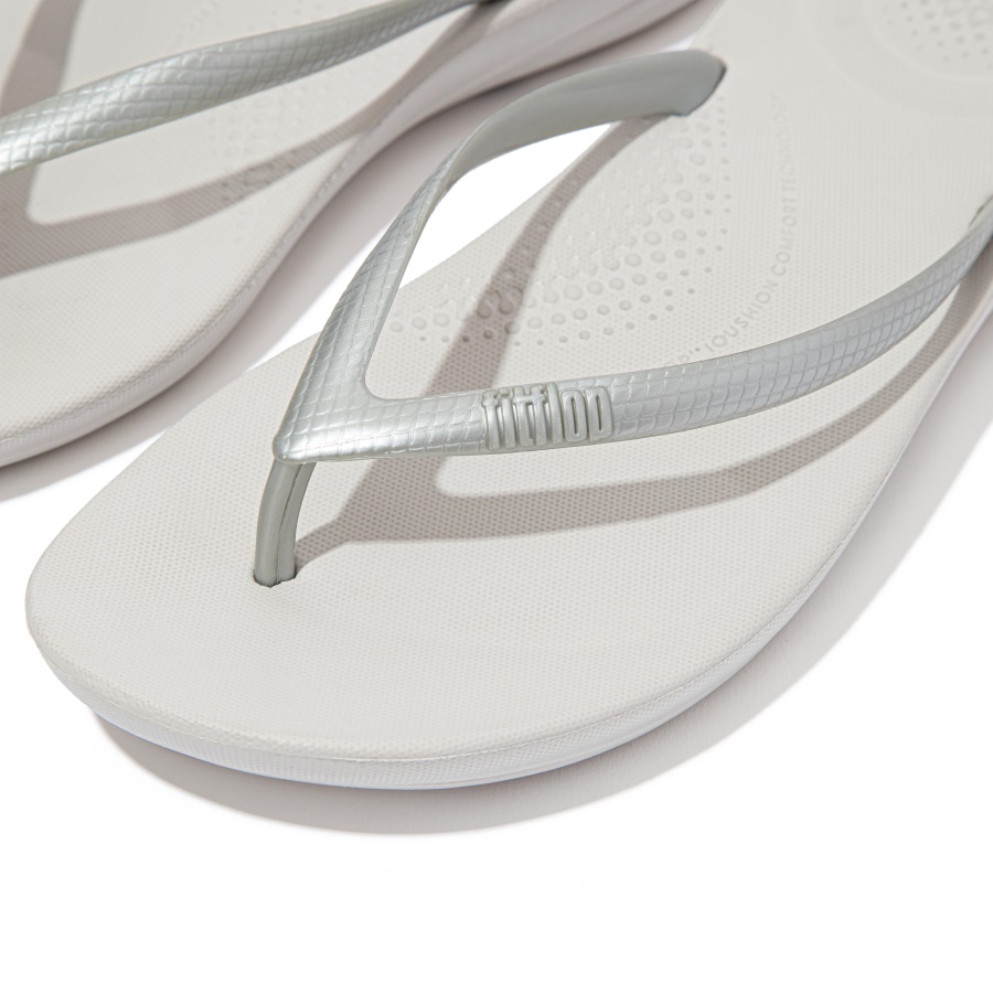 Fitflop iQUSHION Ergonomic Flip-Flops Silver