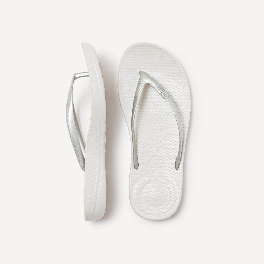 Fitflop iQUSHION Ergonomic Flip-Flops Silver