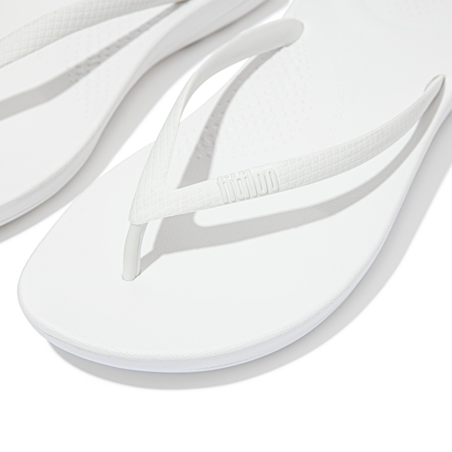 Fitflop iQUSHION Ergonomic Flip-Flops Urban White