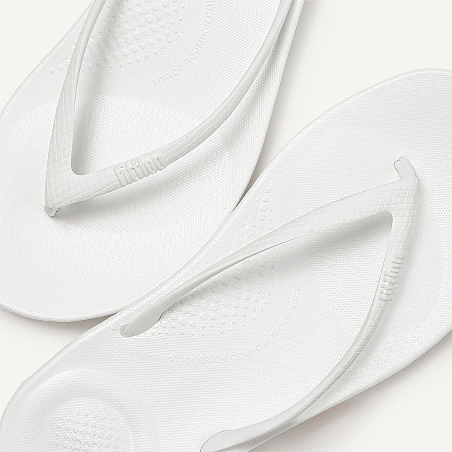 Fitflop iQUSHION Ergonomic Flip-Flops Urban White