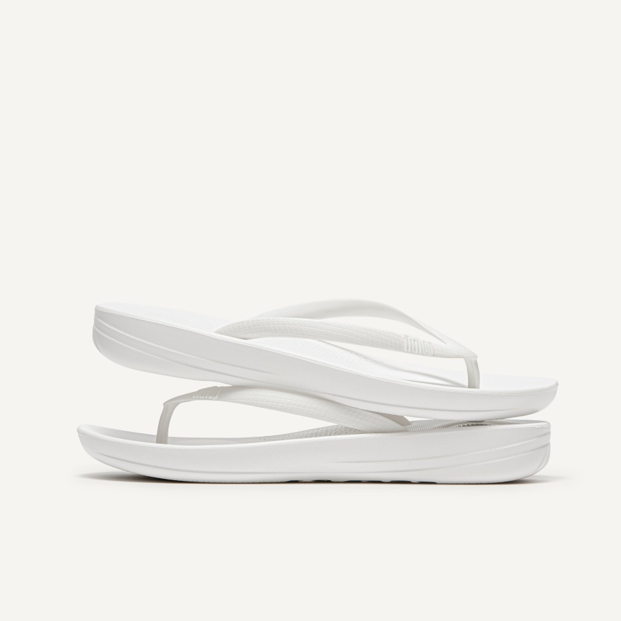 Fitflop iQUSHION Ergonomic Flip-Flops Urban White