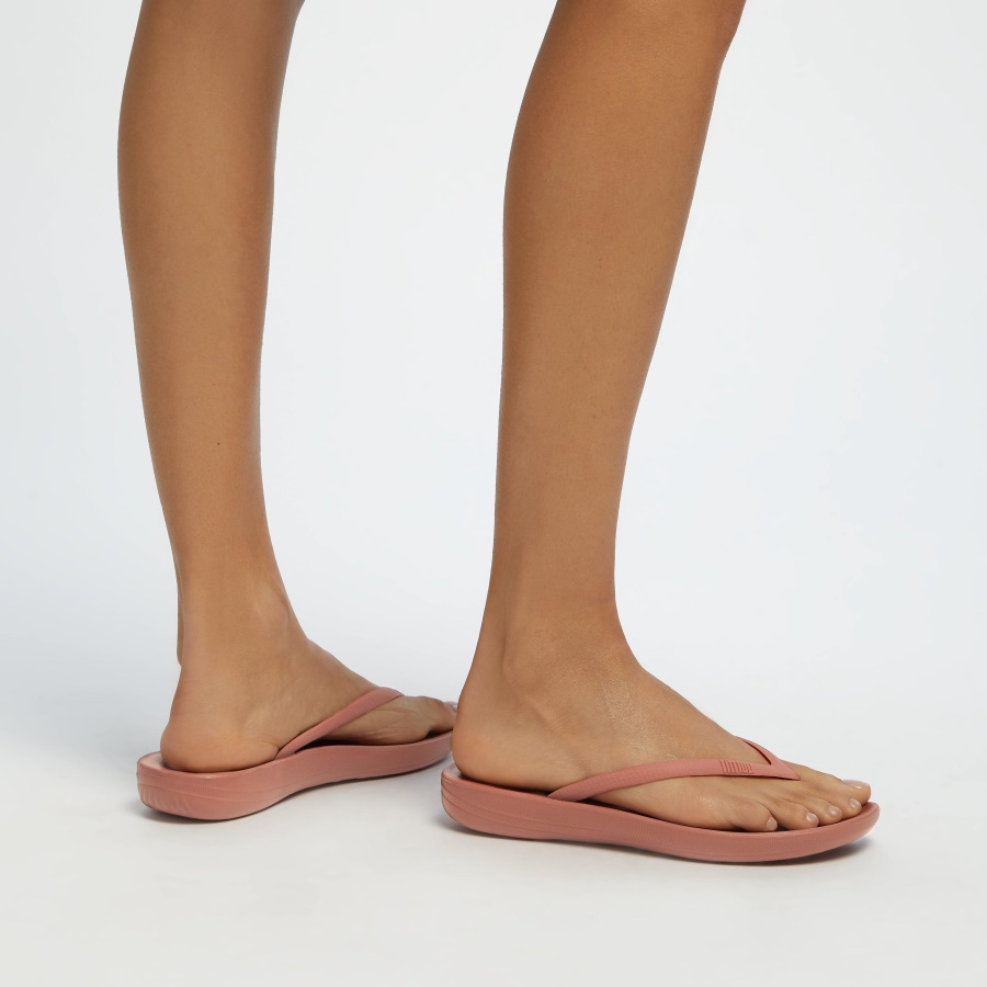 Fitflop iQUSHION Ergonomic Flip-Flops Warm Rose